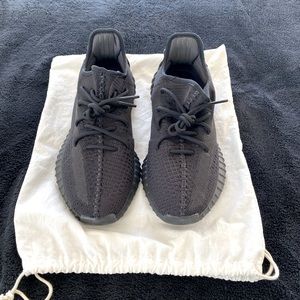ADIDAS YEZZY BOOST 350 V2 ONYX SIZE 10.5